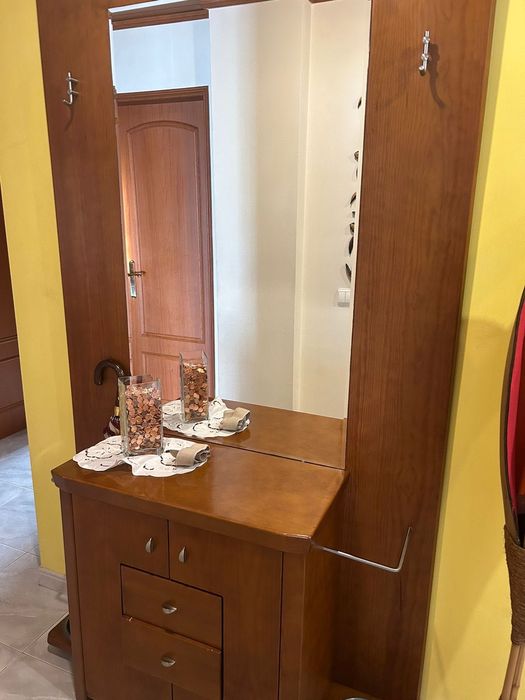 Conjunto de Móveis de sala, entrada e mesa e estante de livros