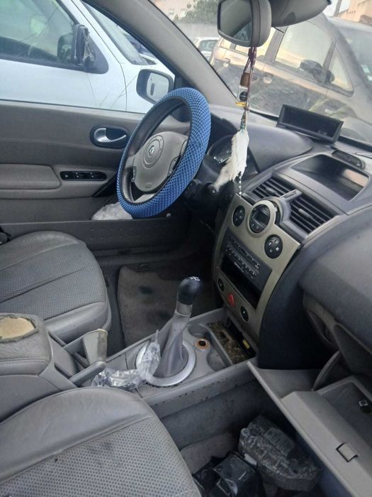 Vendo renaul megane para pecas inteiro