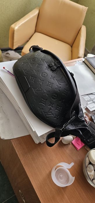 Продам сумку ,бананку луи витон кожа
