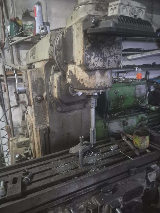 Frezarka uniwersalna Stanko 6P81