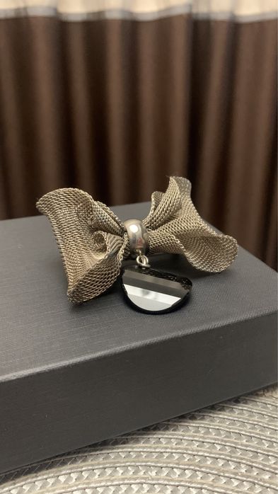 Брошка металева.