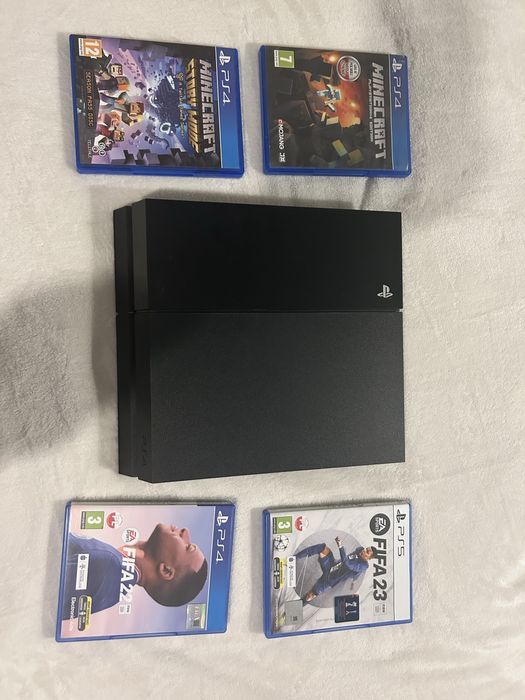 Ps4 konsola z napędem + 4 Gry!