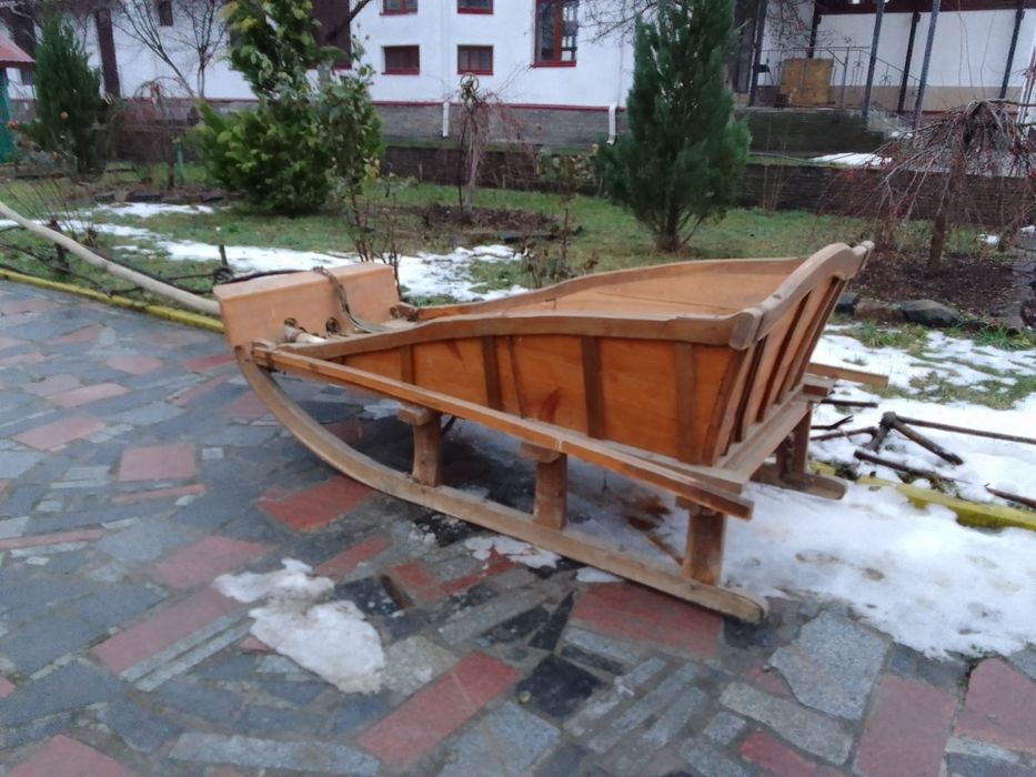 Сани,на 1_2 лошади.Оплата любая,доставка.