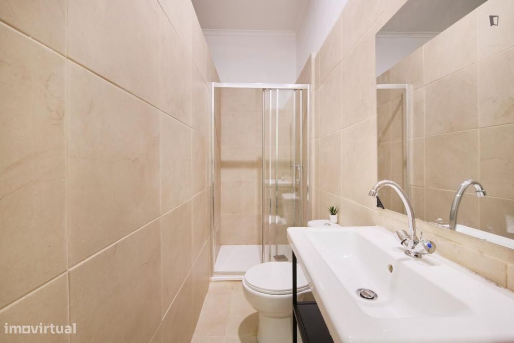 Quarto - localizado em Entrecampos Lisbon