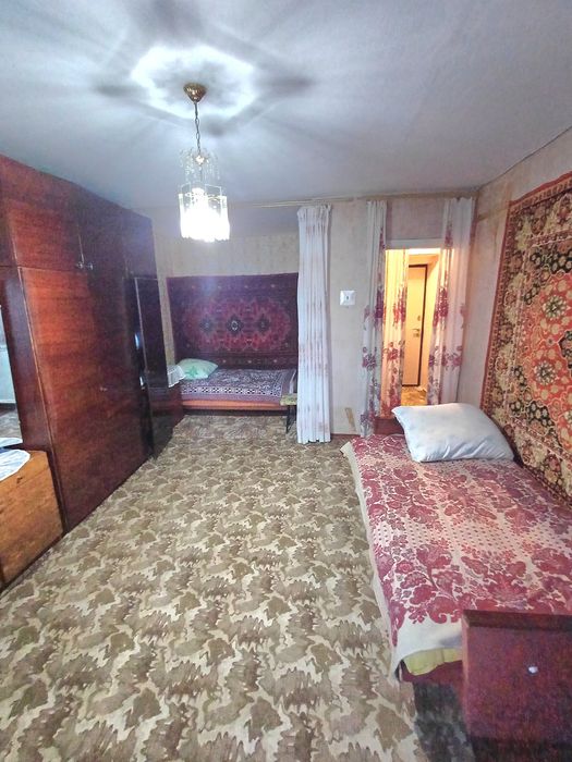 Продам 1 комнатную " Чешку" на 2/9 Космонавтов / 30-я школа