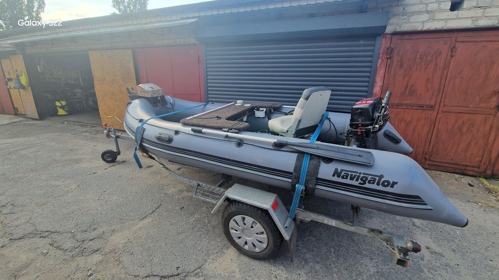 Човен Навігатор 360 лафет Одісей, мотор Парсун 9.8 лебідка стронгер