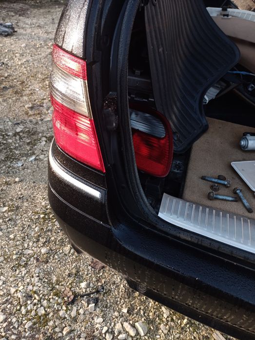 Mercedes w211 błotnik przedni