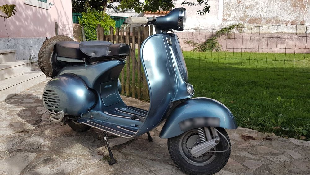 Aluguer de Vespa Clássica VB1T - 1958