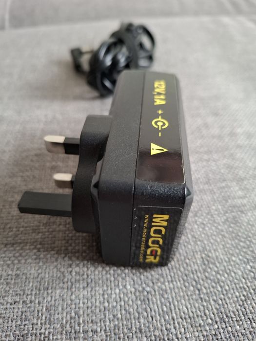 Zasilacz MOOER 12V  wersja UK