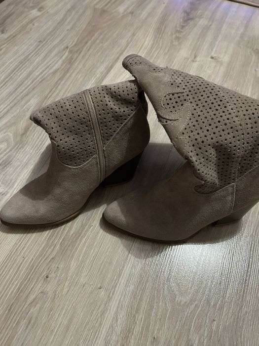 Sprzrdam Buty botki saway