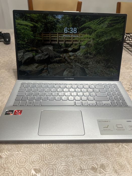 Asus VivoBook Ryzen 5