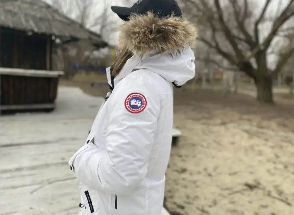 Акція Біла Зимова парка пуховик Канада Гус Canada Goose Кенсінгтон