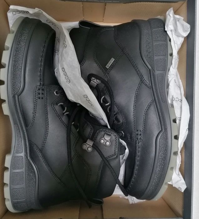 Продам ботинки ecco