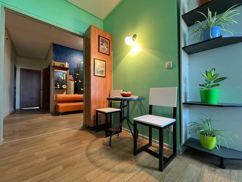 Кімната на двох біля метро Деміївська, поруч Roshen! Без комісії!