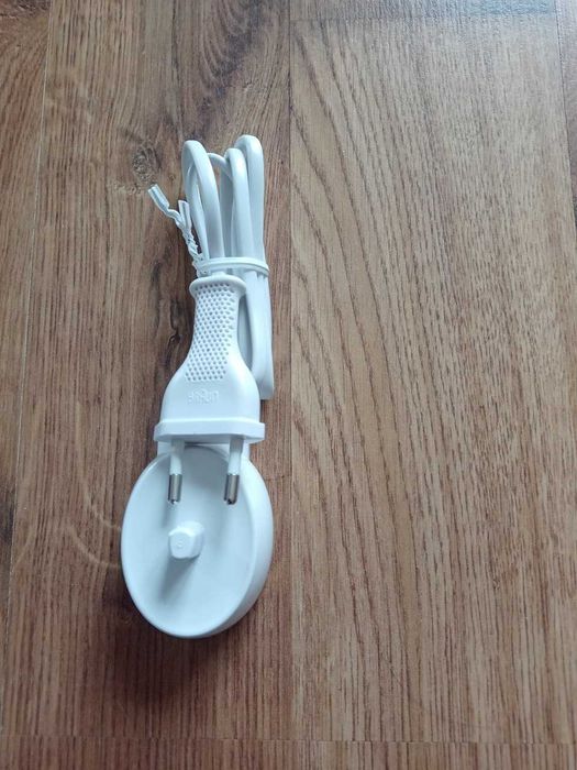 Oral-B szczoteczka elektryczna dla dzieci+ładowarka+4 końcówki