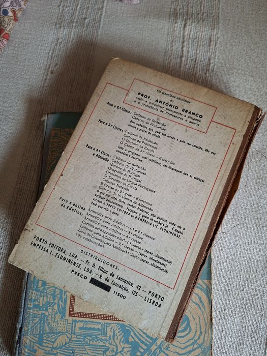 Livro antigo de Leituras ensino primário IV Classe