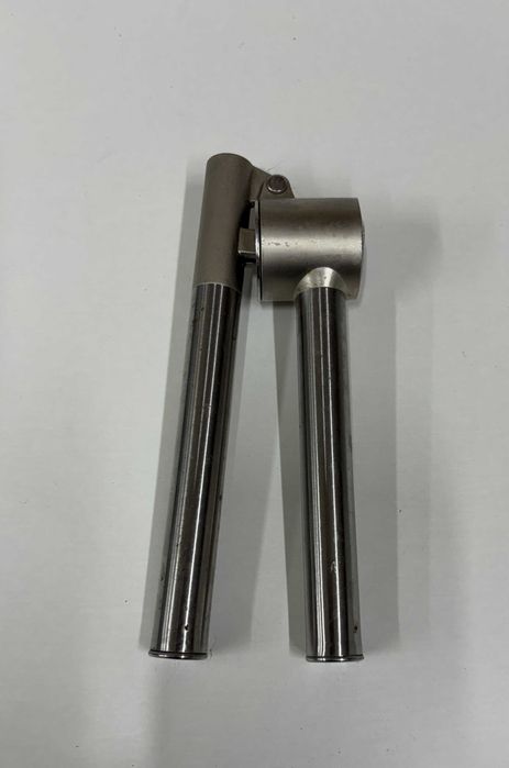 Esmagador de Alho Prensa Manual Metal Inox Cesto Removível