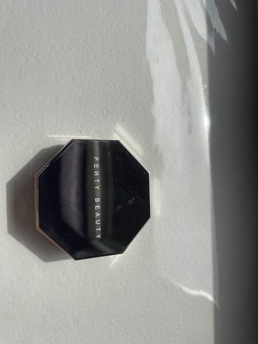 Rozswietlacz Fenty Beauty- How many carats