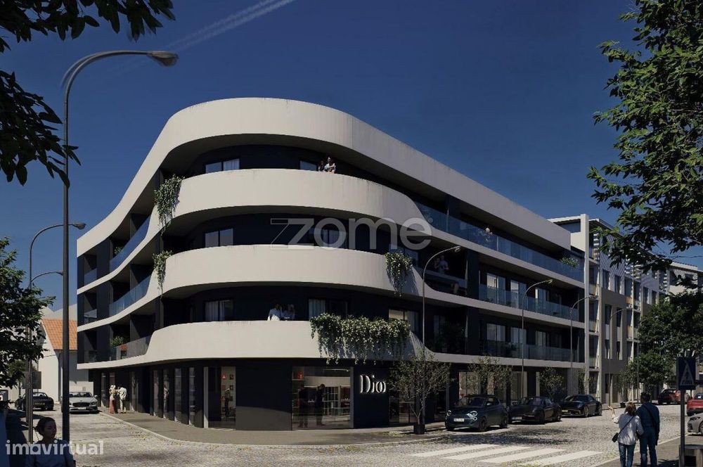 Commercial/Servicess Store – Dom Nuno Building