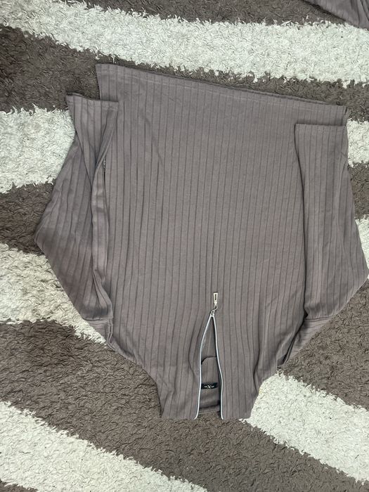 Жіночий костюм в рубчик