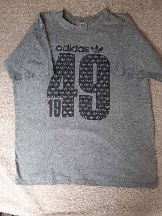 Koszulka Adidas  w kolorze szarym