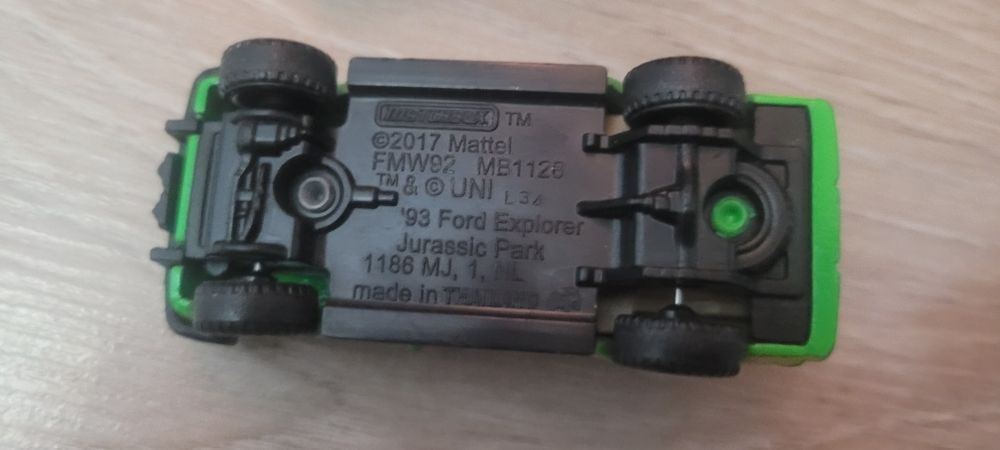 Autka małe, rysoraki jurassic world mattel