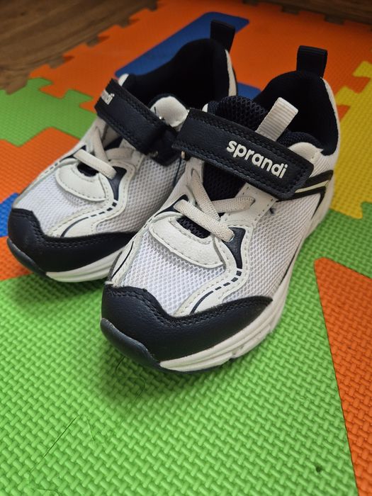 Adidasy chłopięce 28
