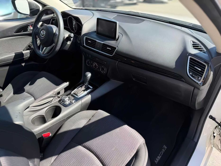 Mazda 3 i Touring      2016