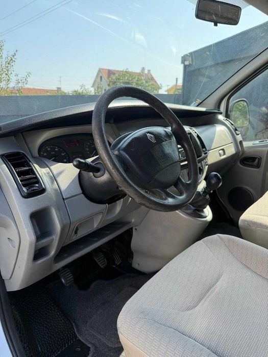 Renault Trafic 2.0 6 Lug