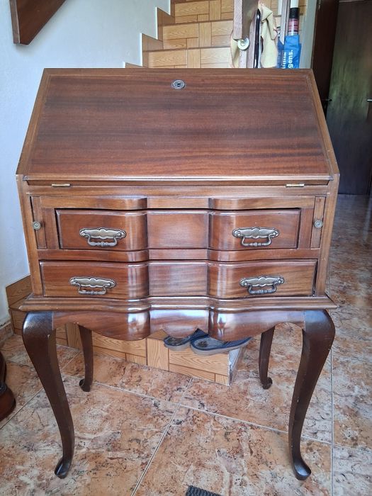 Vendo escravaninha em bom estado