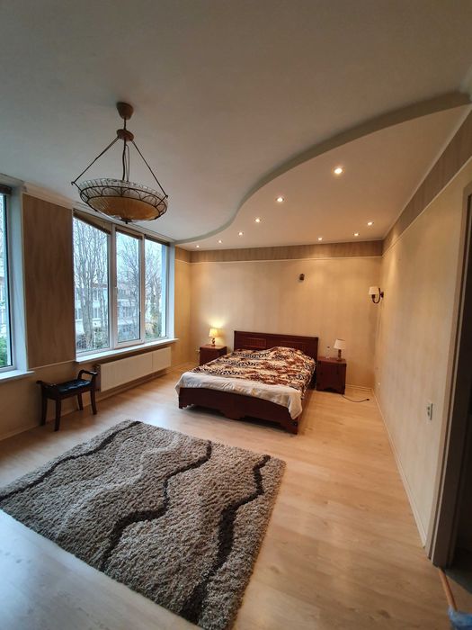 Продам коттедж  возле моря