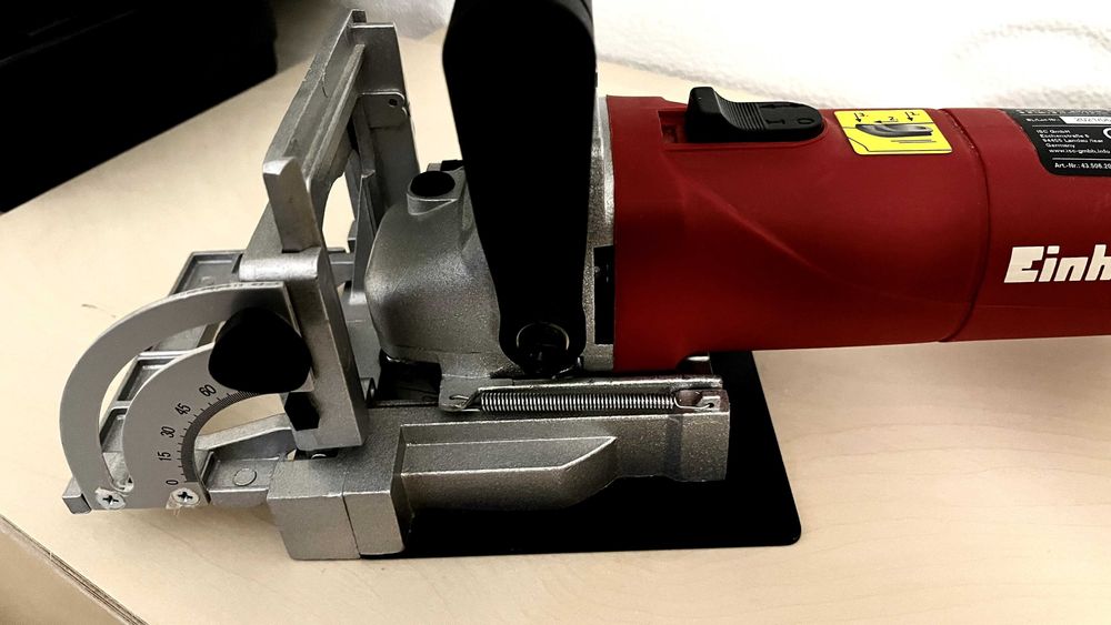 Entalhadora EINHELL TC-BJ 900