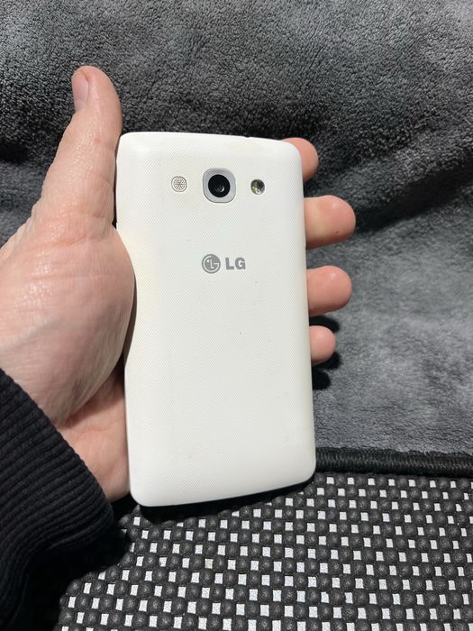 Смартфон LG (старий)