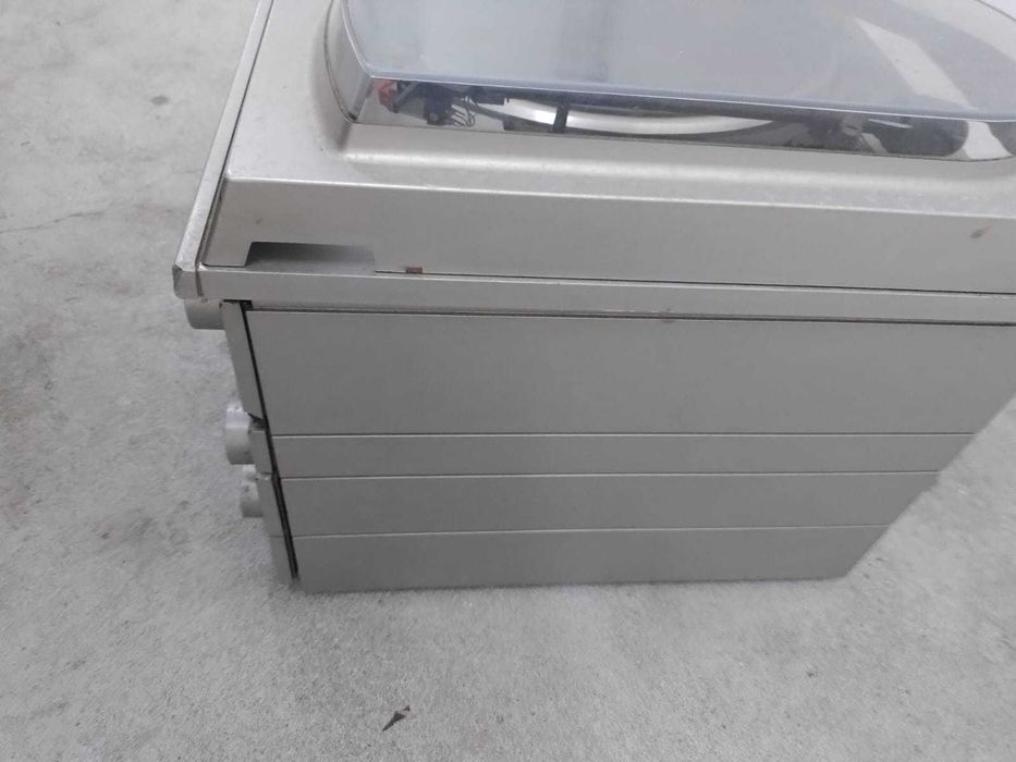 Aparelho de gira discos e gravador de cassetes Grunding