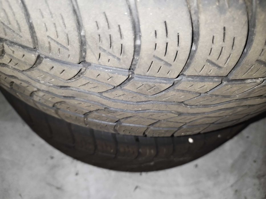 Pneus Bridgestone 235/60R16 100H (SUV)