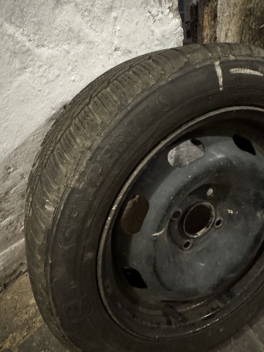 Felfi stalowe z oponami Ford Fiesta MK7. 4x108