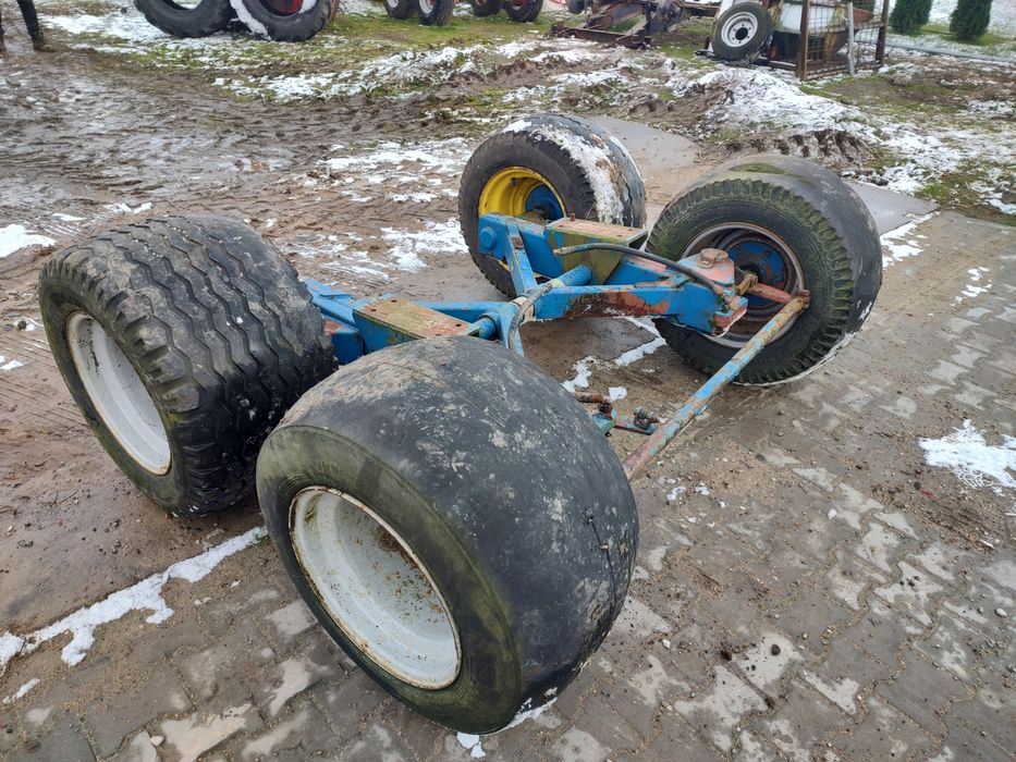 Tandem podwozie Skrętna oś przyczepy beczki dłużyca