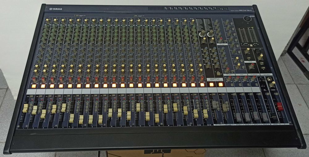 Yamaha MG24/14FX completamente funcional