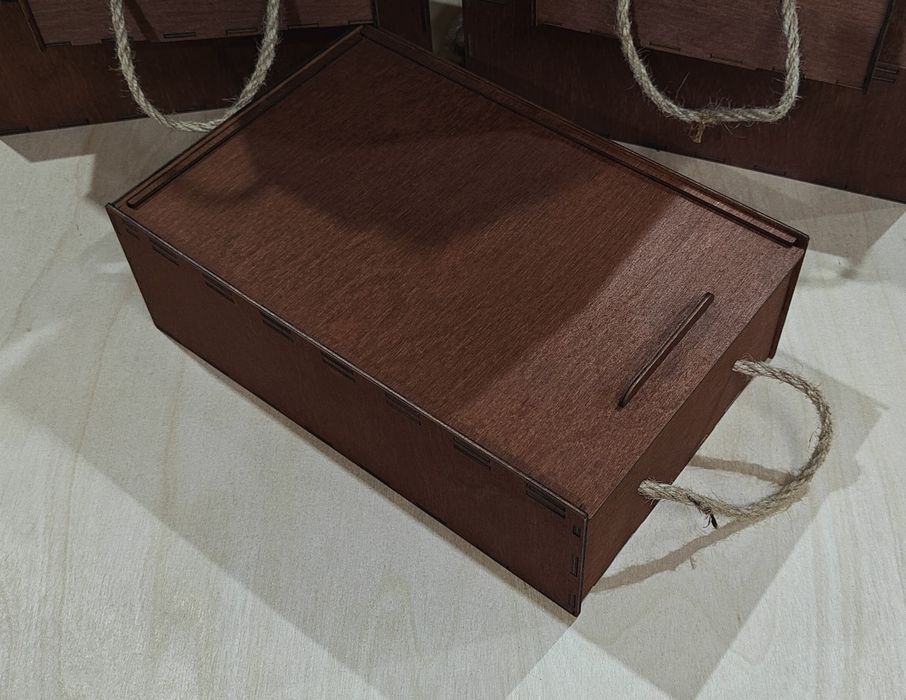 Дерев'яна коробка для подарунка, дерев'яне пакування