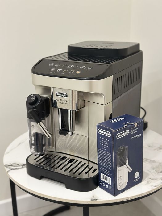 Кавомашина Delonghi Magnifica EVO  кавоварка