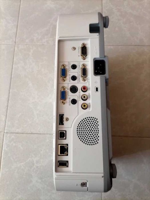 Projetor Profissional NEC 3,000 Lumens (ANSI)