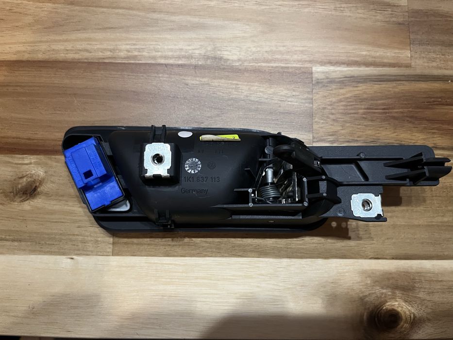 Klamka Golf 5 nr. 1K1 837 113