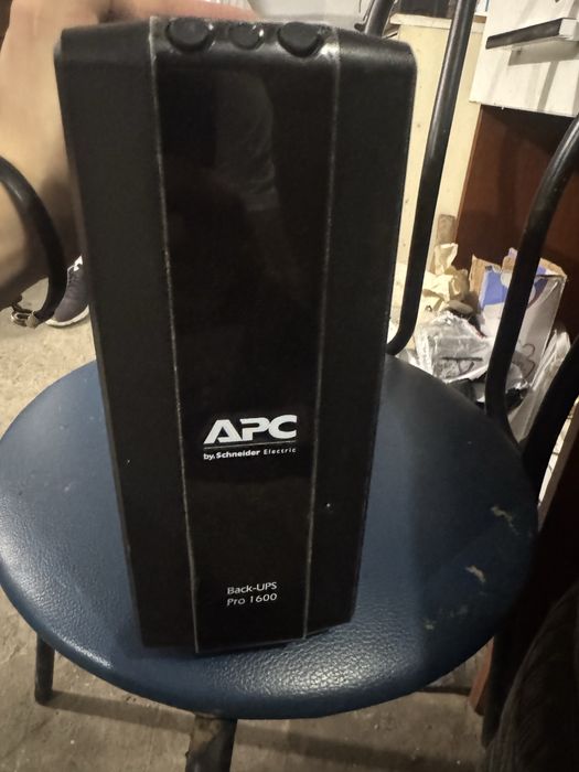 Безперебойник Apc back-ups pro 1600