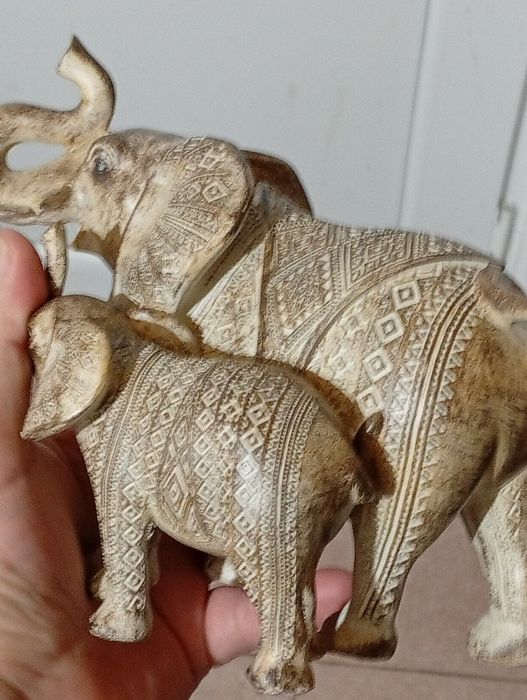 Elefante mãe e filho para decoração de sala