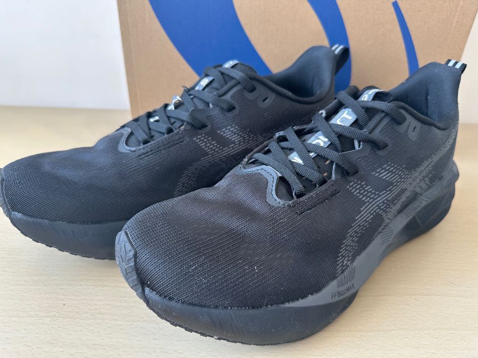 Кросівки Asics Novablast 5, Розмір 42,5/43,5/44/45!