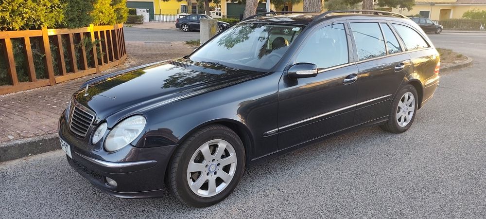 Mercedes-Benz 220