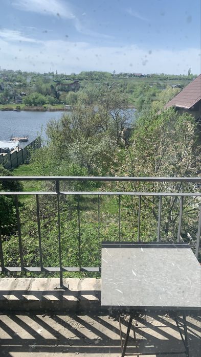 Продам заміський будинок-на березі р.Сура поруч із  Ямбургом