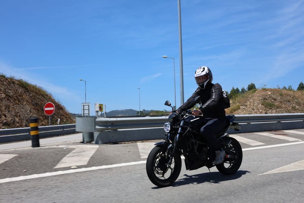 Kawasaki z250sl 2017