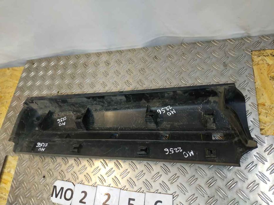 Mitsubishi Eclipse Cross 17- Молдинг дверей зад L MO2256 5757A537