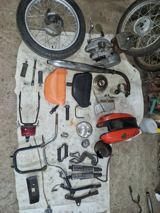 Wsk 125 cześć bak rama koło silnik itp